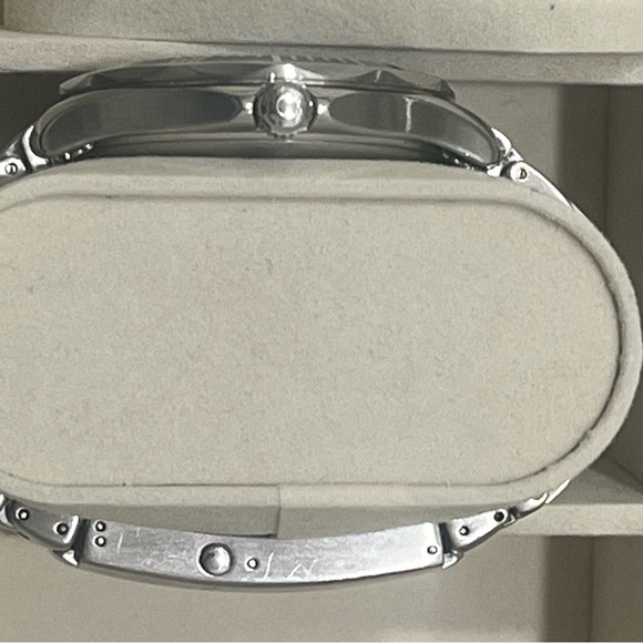 Omega | Seamaster Professional 300m Steel Mid Size 2561.80 Watch - Picture 4 of 4